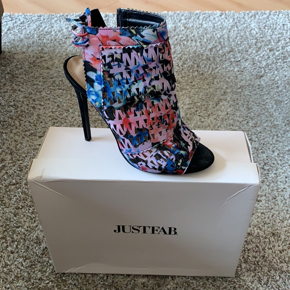 Heels - Picture 7 of 8